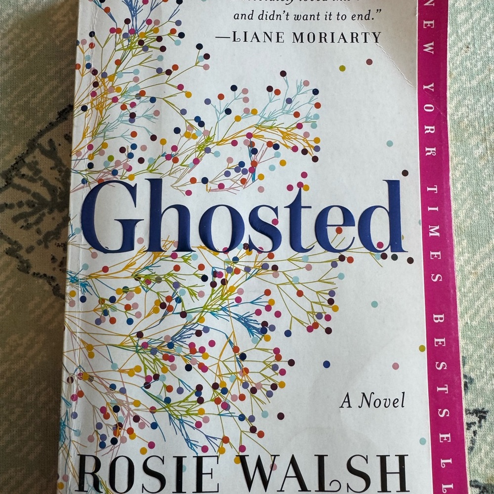 Ghosted by Rosie Walsh - Decorative White Paperback